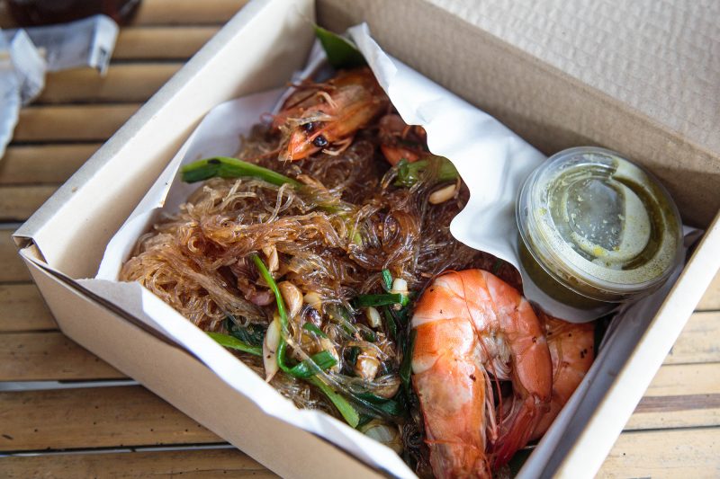 Vermicelli with large prawns